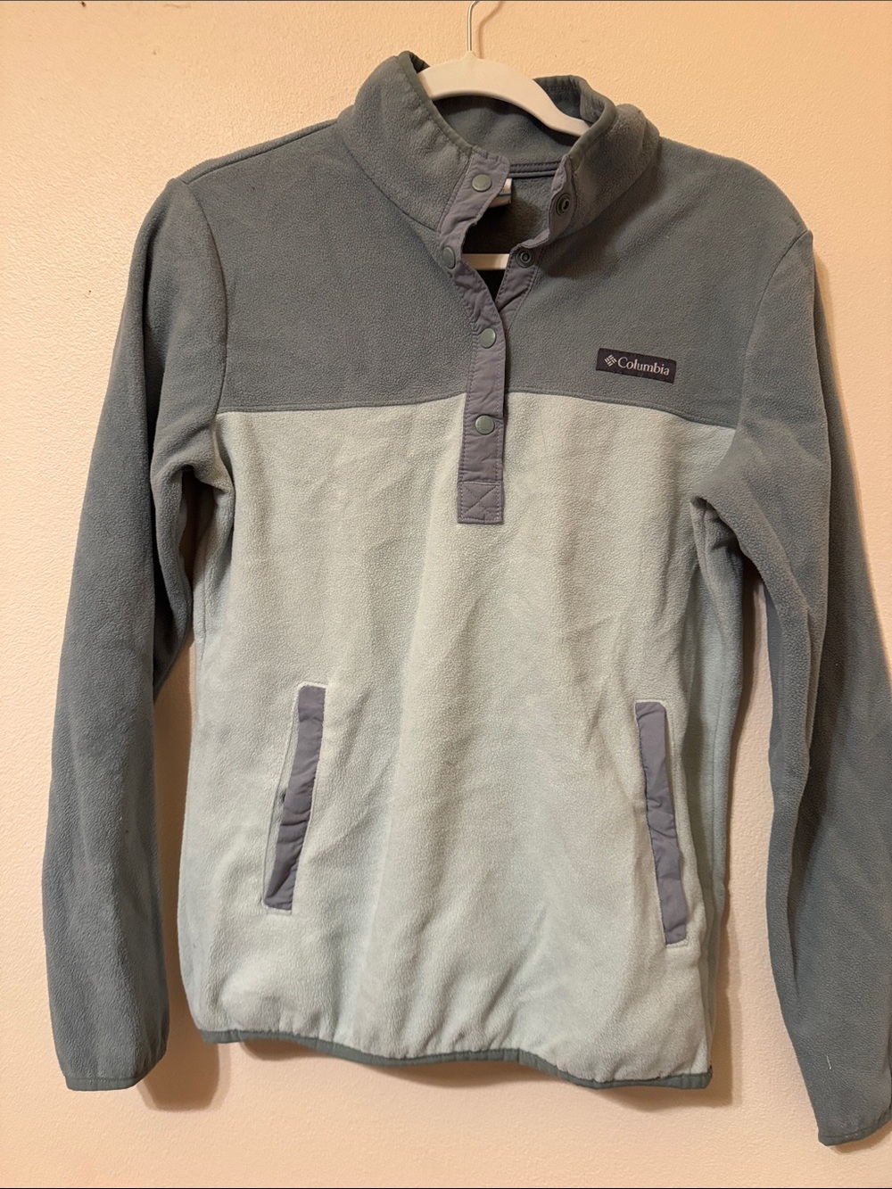Columbia Women’s Two-Tone Grayish Blue Green Fleece Snap Pullover